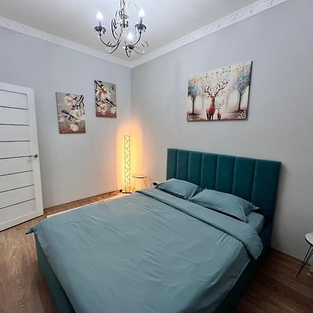 Apartamento 2-Х Комнатная В Золотом Квадрате Almatý Exterior foto