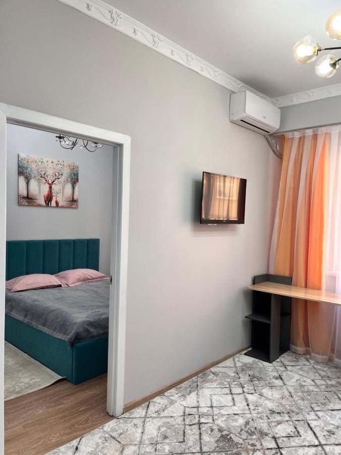 Apartamento 2-Х Комнатная В Золотом Квадрате Almatý Exterior foto